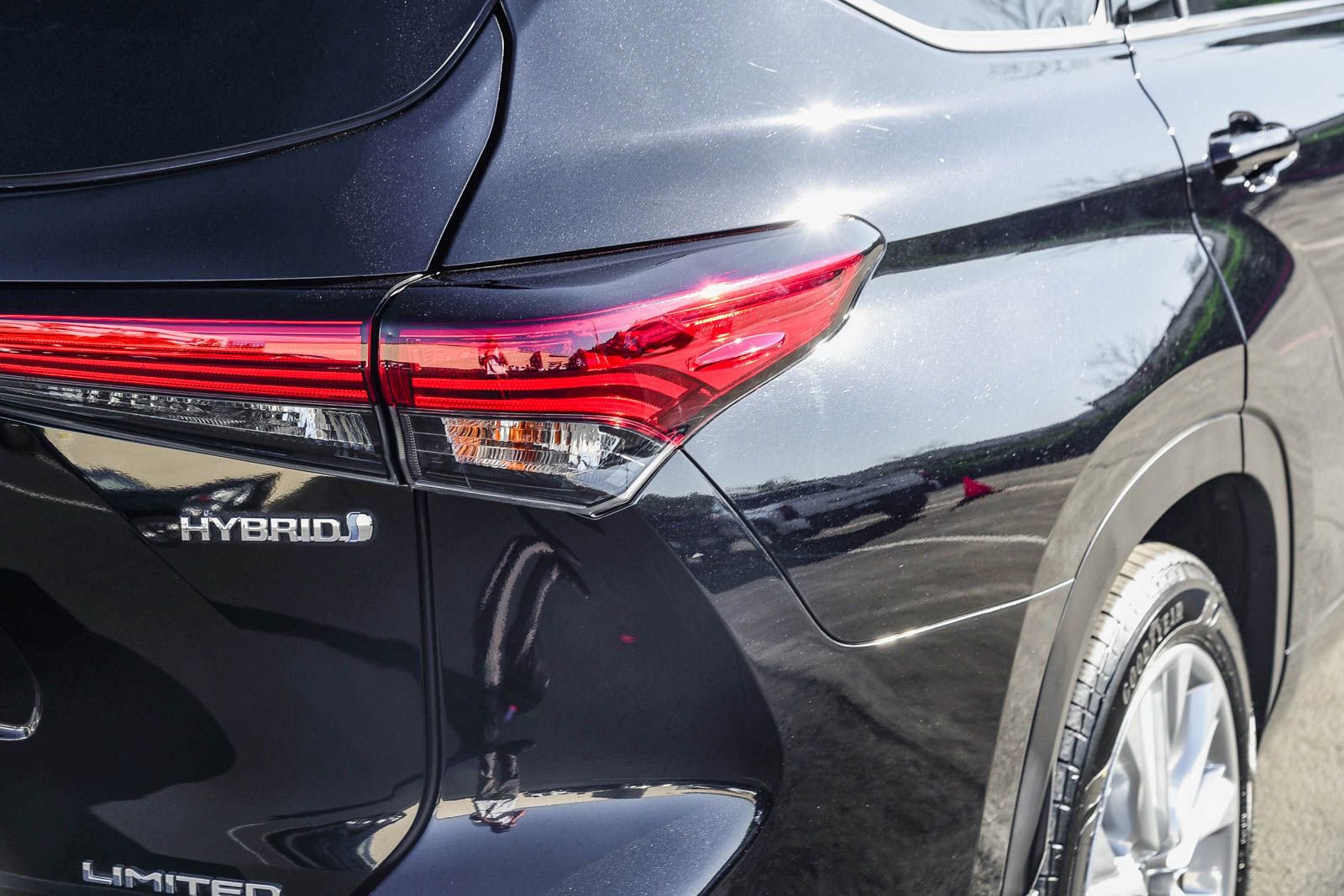 Used 2023 Toyota Highlander Limited image 8