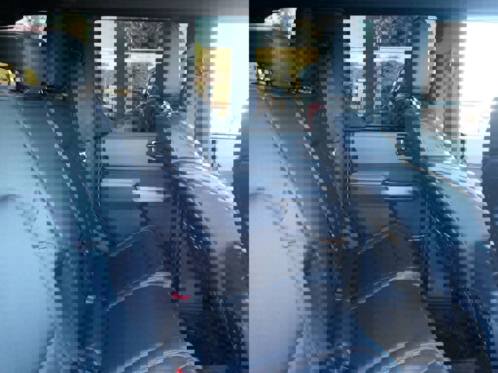 Used 2023 Ford Bronco Badlands image 28