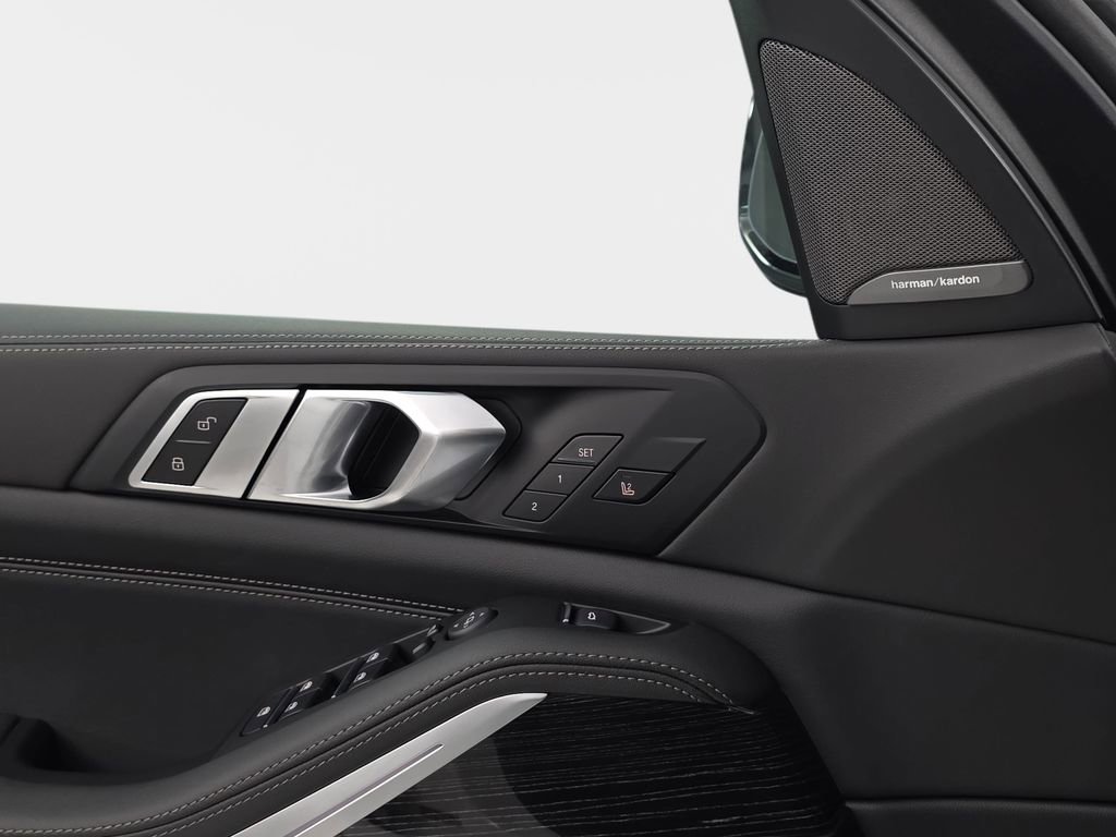 New 2026 BMW X5 xDrive40i w/ M Sport Package image 27