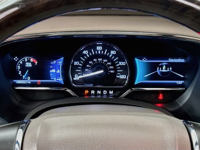 Used 2017 Lincoln Navigator L Select RWD image 12