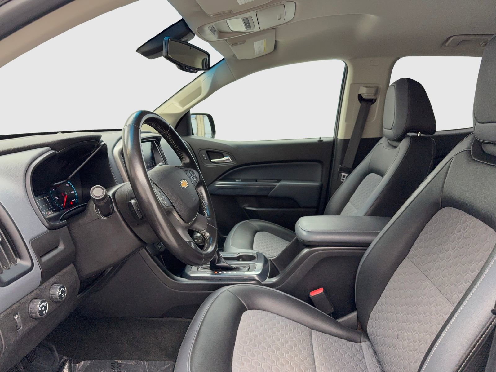 Used 2018 Chevrolet Colorado Z71 w/ Z71 Midnight Edition image 19