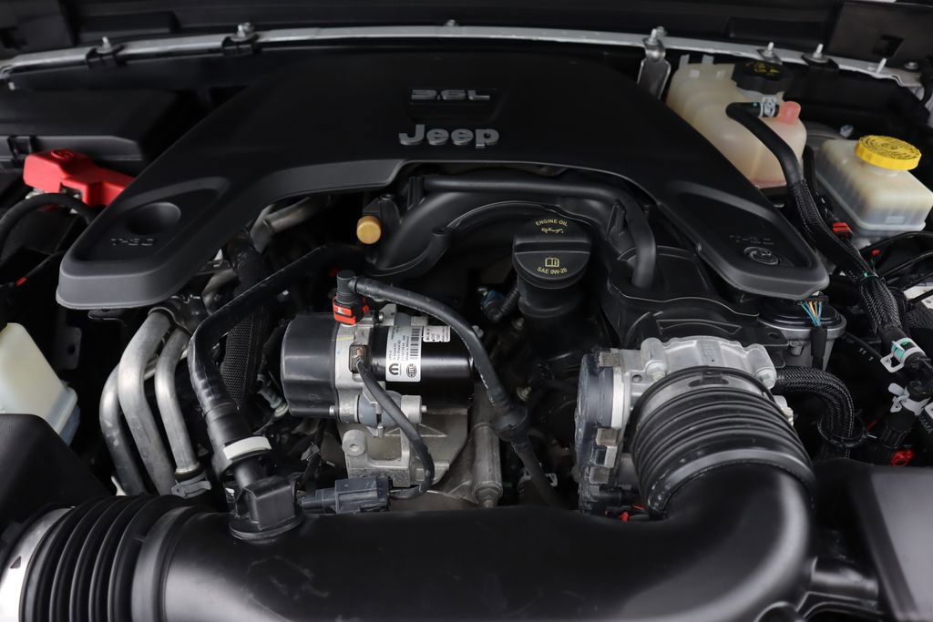 Used 2021 Jeep Wrangler Unlimited Sahara image 28