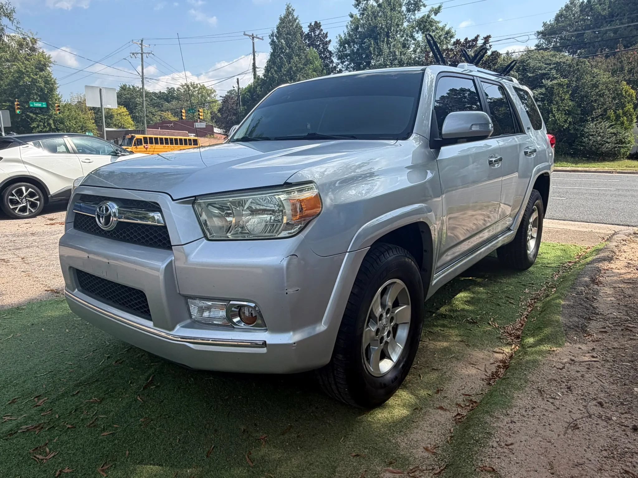 Used 2010 Toyota 4Runner SR5 AWD/4WD image 8