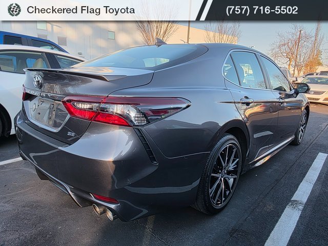 Used 2023 Toyota Camry SE w/ Cold Weather Package image 6