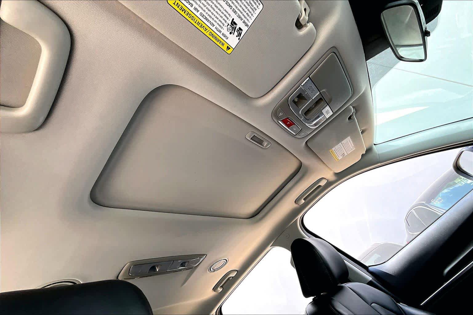 Used 2025 Kia Telluride S FWD image 13