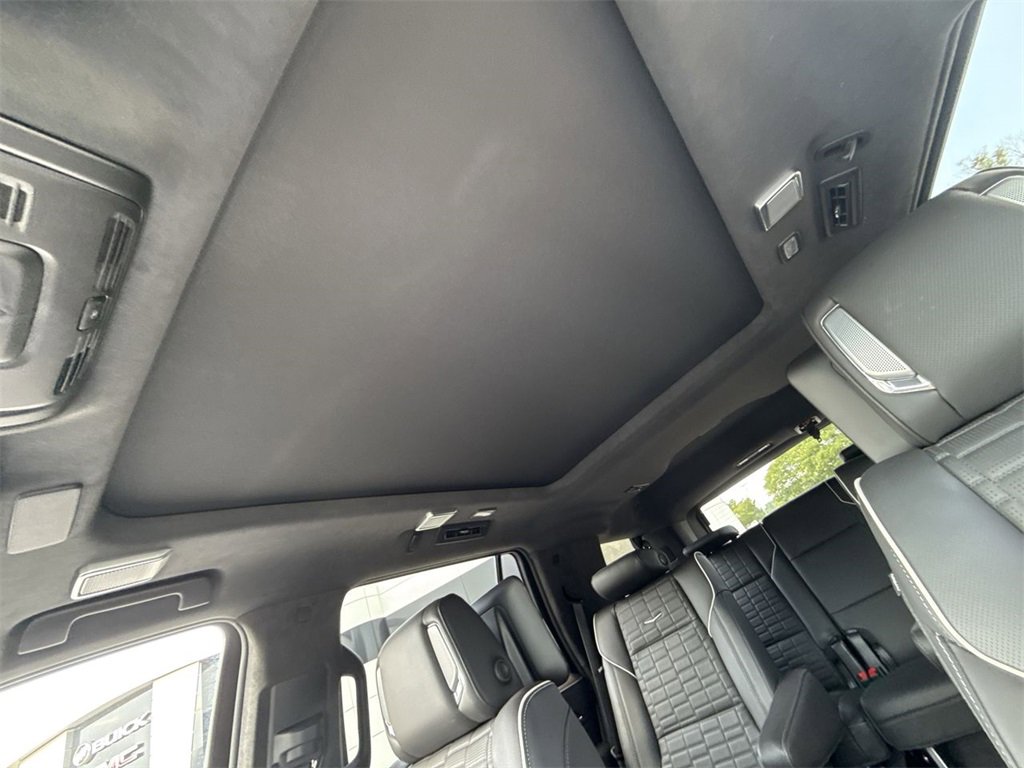 Certified 2024 Cadillac Escalade Premium Luxury Platinum image 18