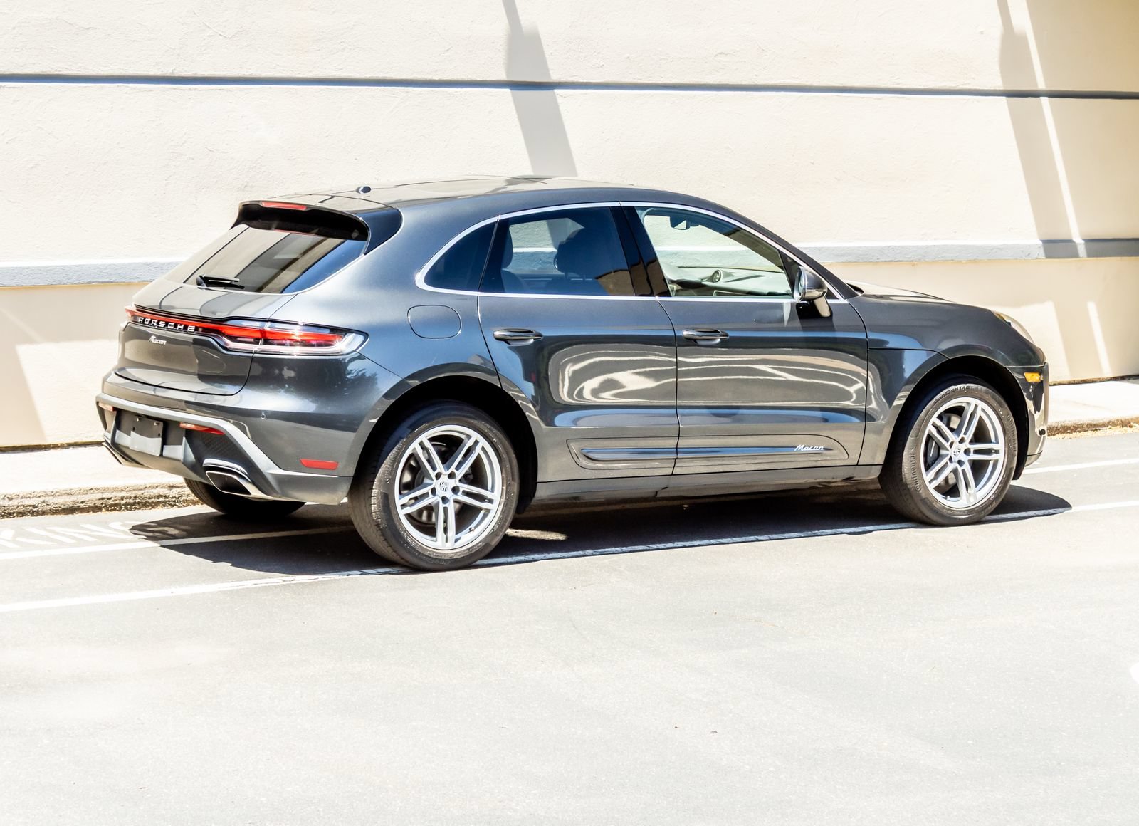 Used 2023 Porsche Macan AWD/4WD image 8