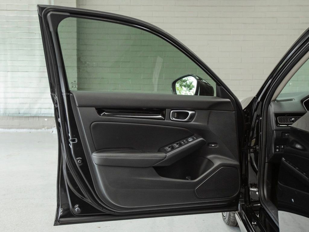 Used 2022 Honda Civic Touring image 27