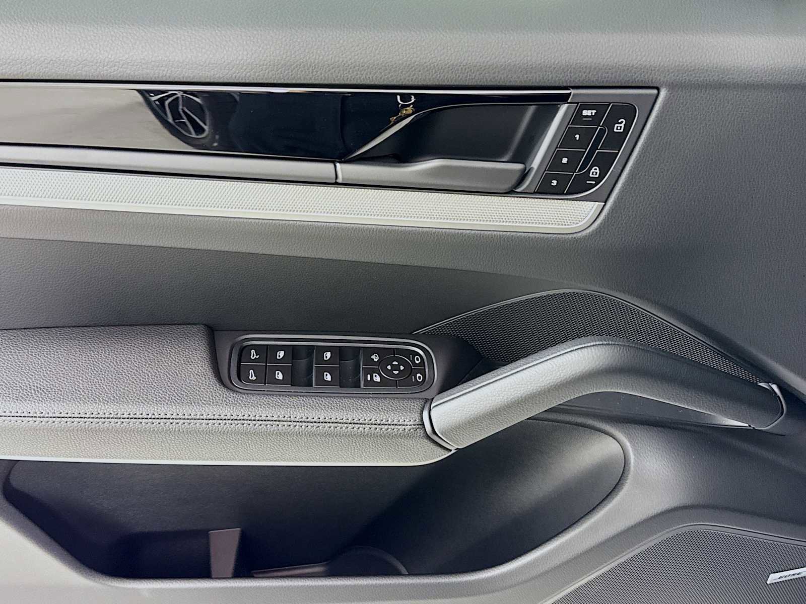 New 2026 Porsche Cayenne image 11