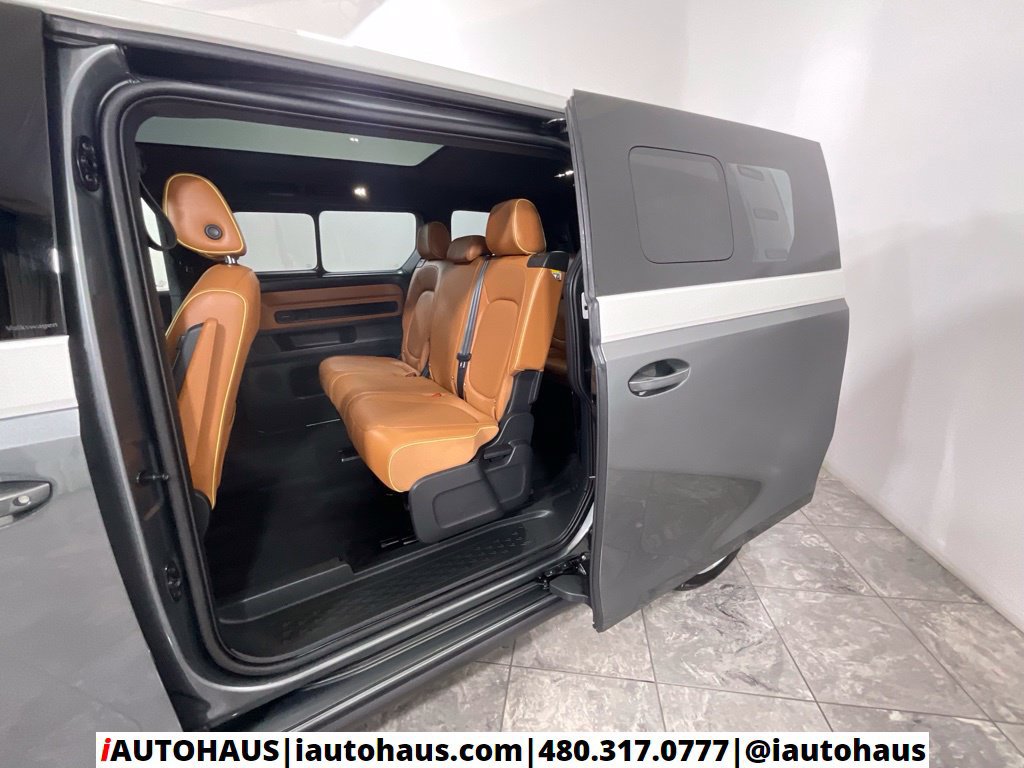 Used 2025 Volkswagen ID. Buzz Pro S Plus RWD image 27