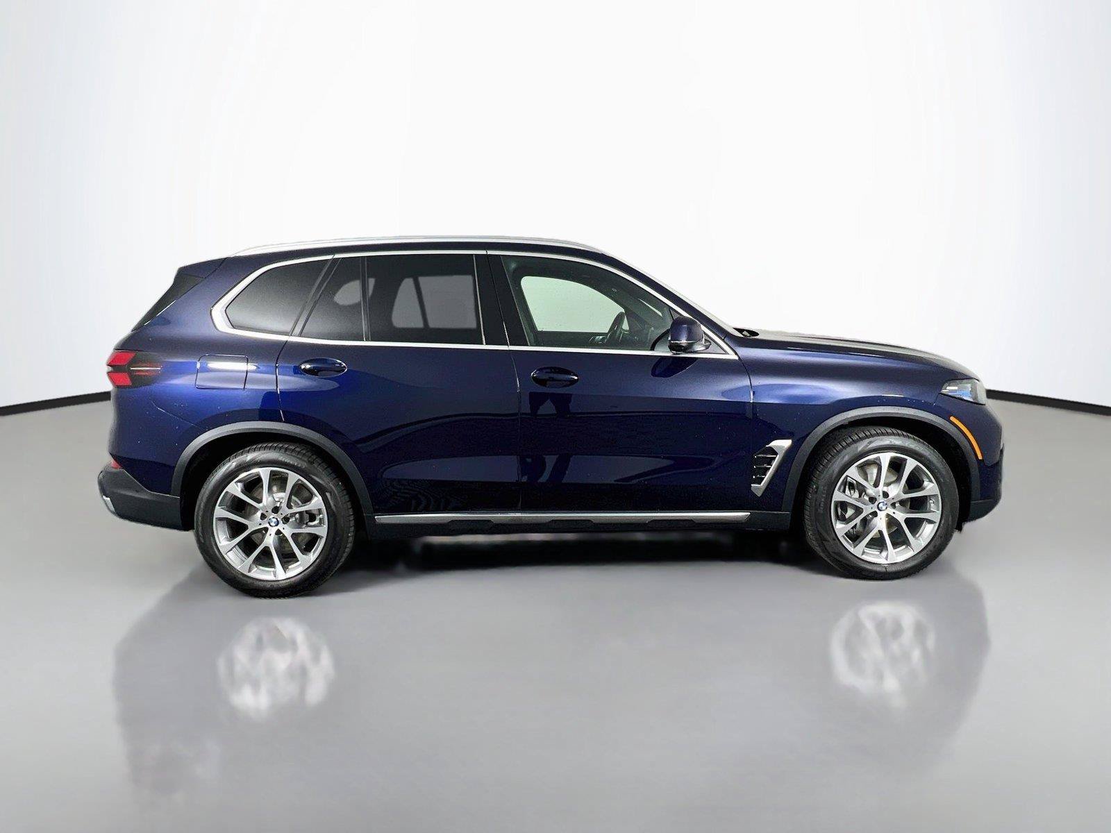 New 2026 BMW X5 xDrive50e w/ Climate Comfort Package AWD/4WD image 7