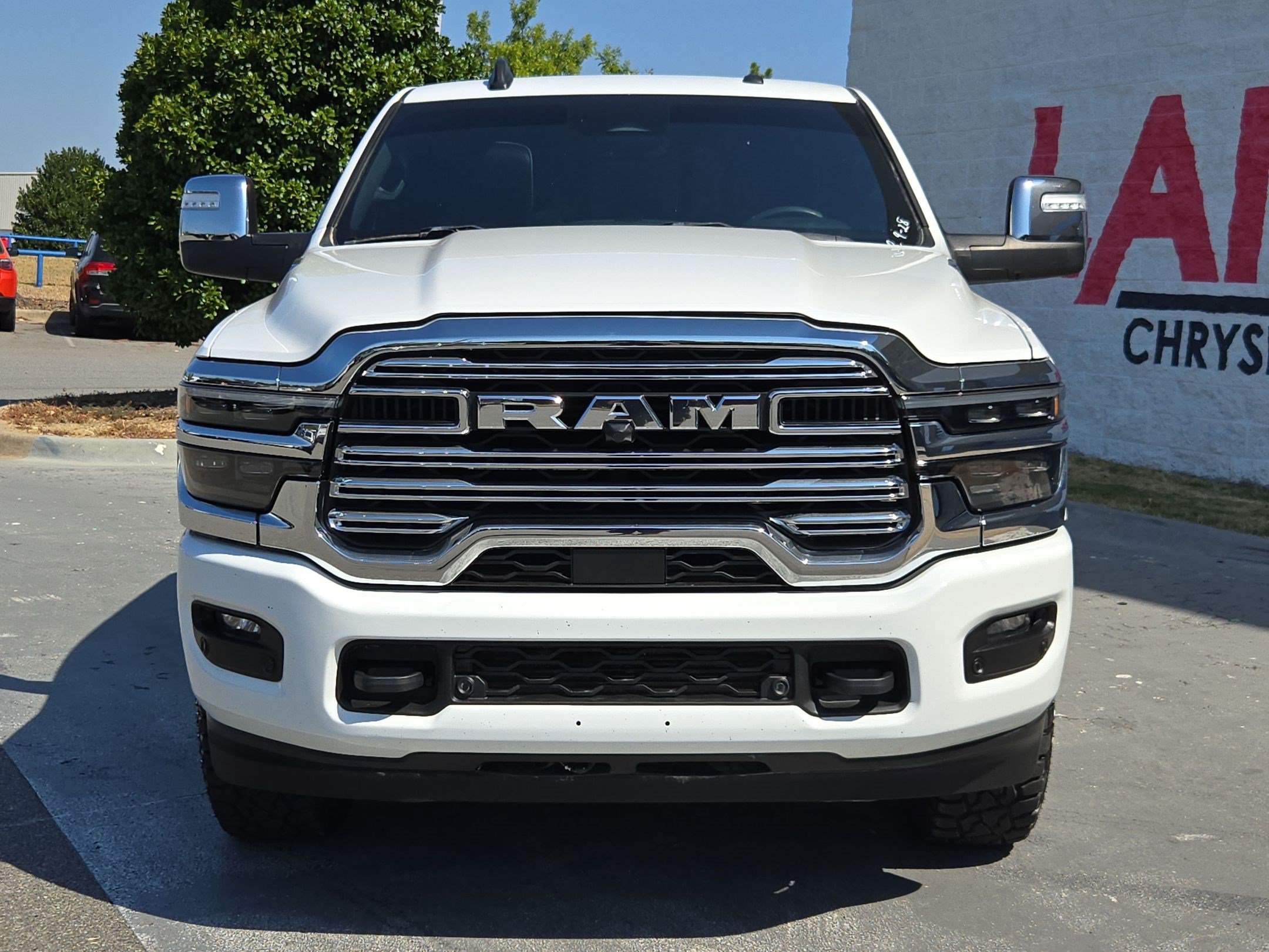 Used 2025 RAM 2500 Laramie AWD/4WD image 2