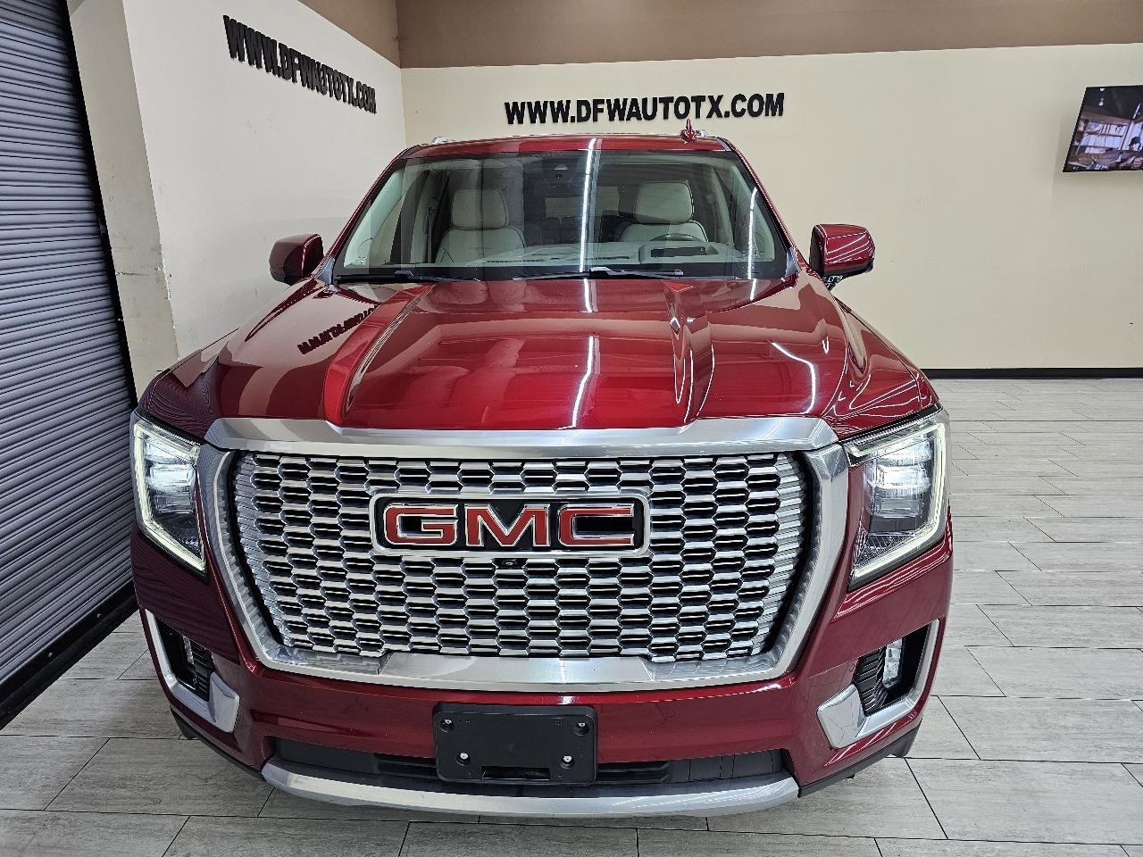 Used 2021 GMC Yukon Denali RWD image 3