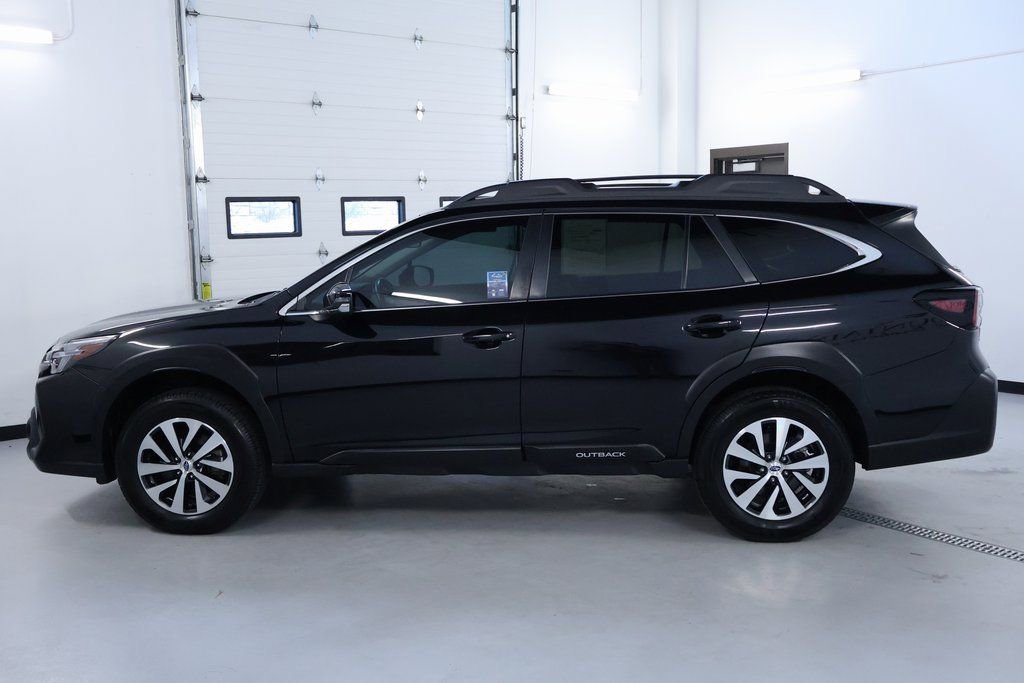 Used 2024 Subaru Outback Premium image 4