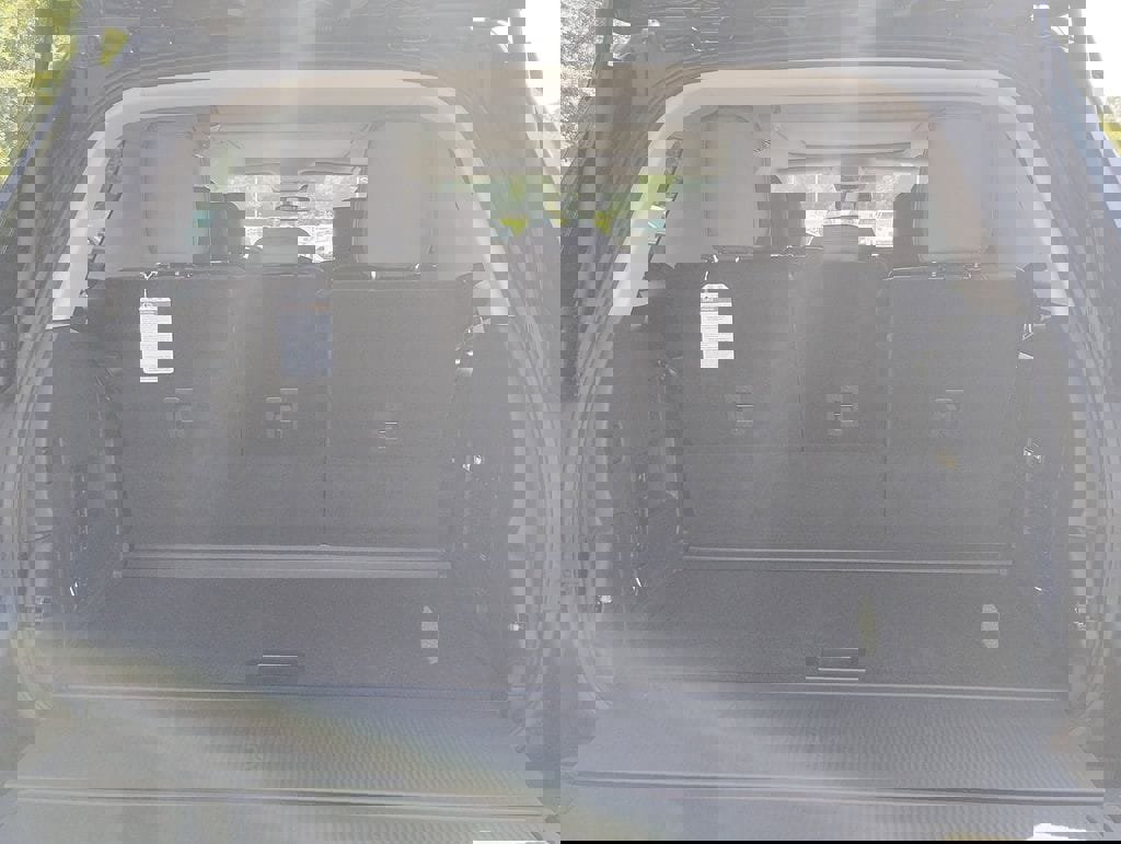 New 2025 Ford Expedition Active image 18