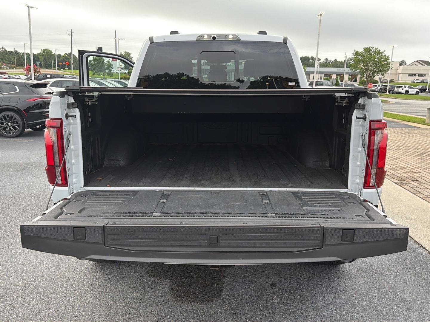 Used 2025 Ford F150 Raptor w/ Equipment Group 803A Raptor R AWD/4WD image 39