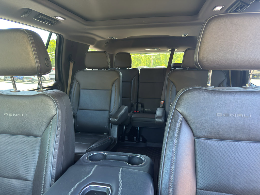 Used 2021 GMC Yukon Denali w/ Denali Premium Package AWD/4WD image 18