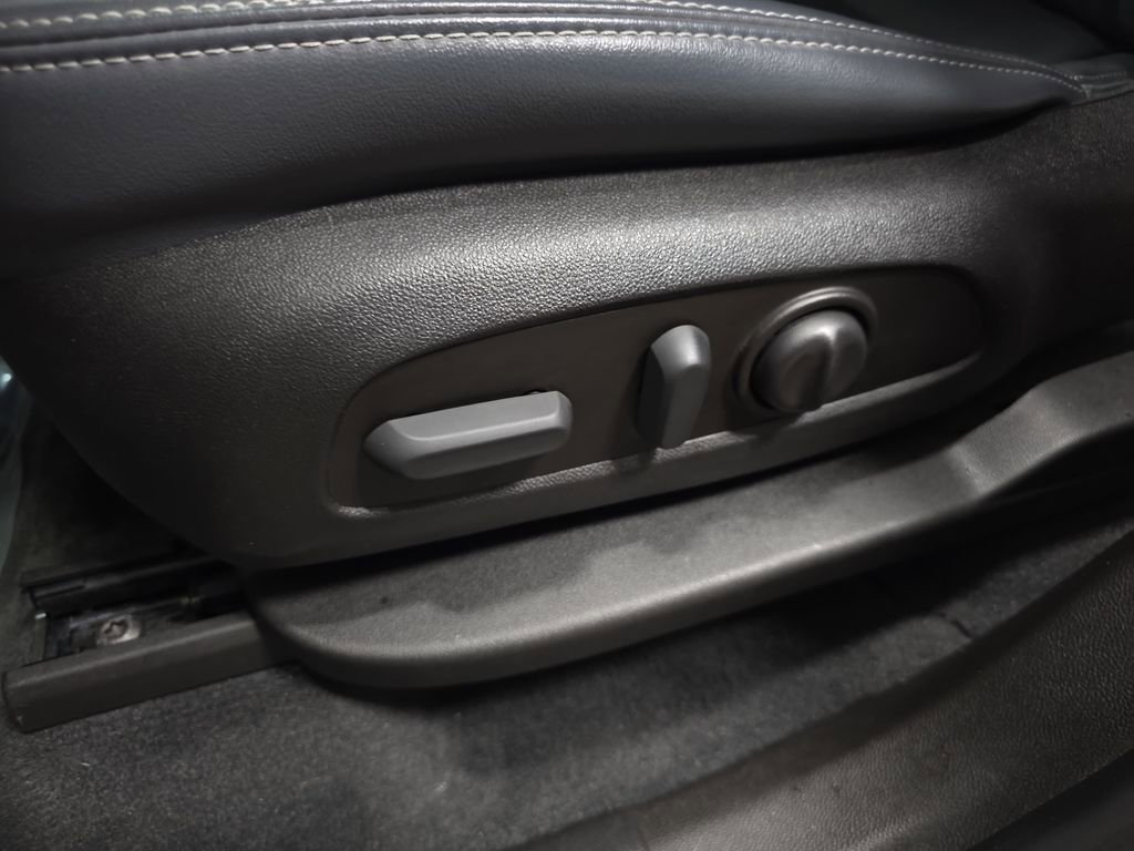 Certified 2023 Buick Enclave Essence image 31