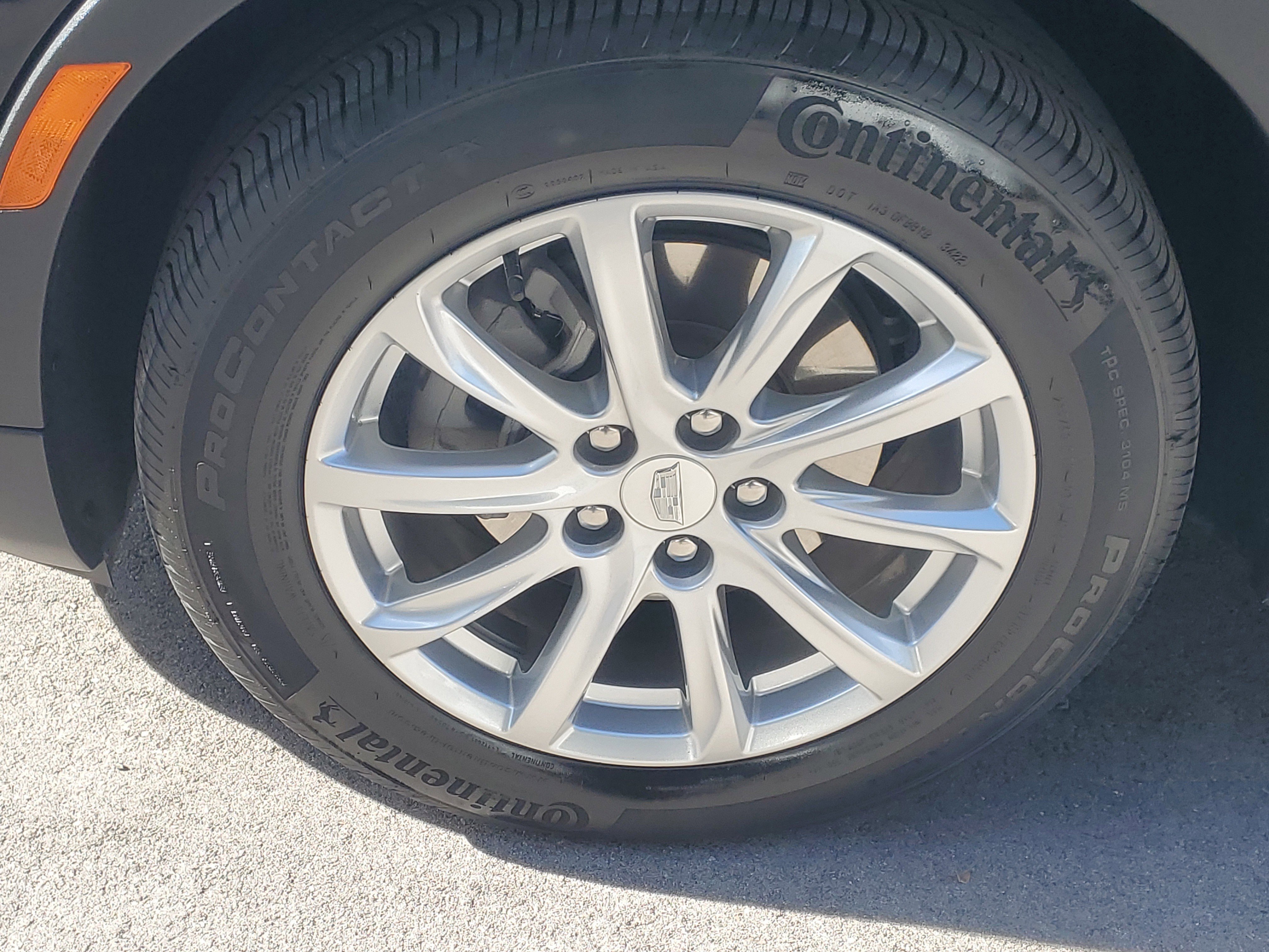 Used 2023 Cadillac XT4 Luxury w/ Cold Weather Package image 4