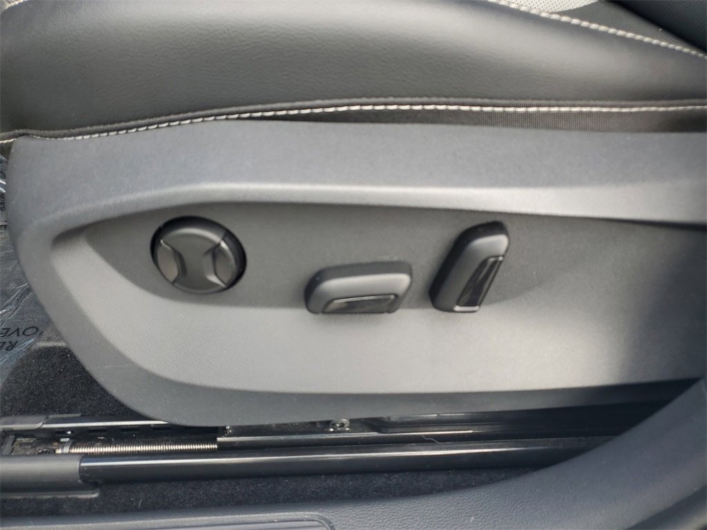 Used 2022 Volkswagen Taos SEL image 19