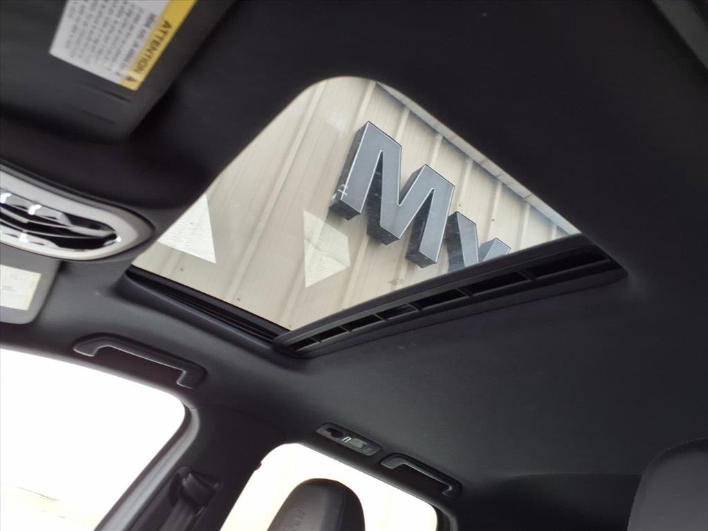 Used 2017 Porsche Cayenne Platinum Edition image 8