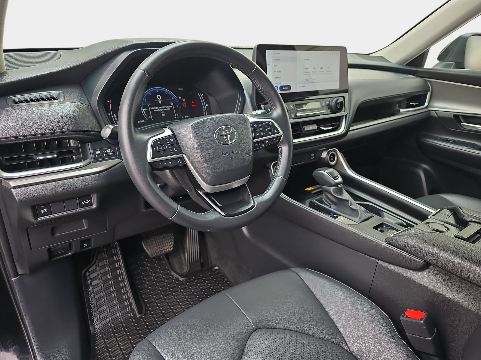 Used 2025 Toyota Grand Highlander AWD image 19