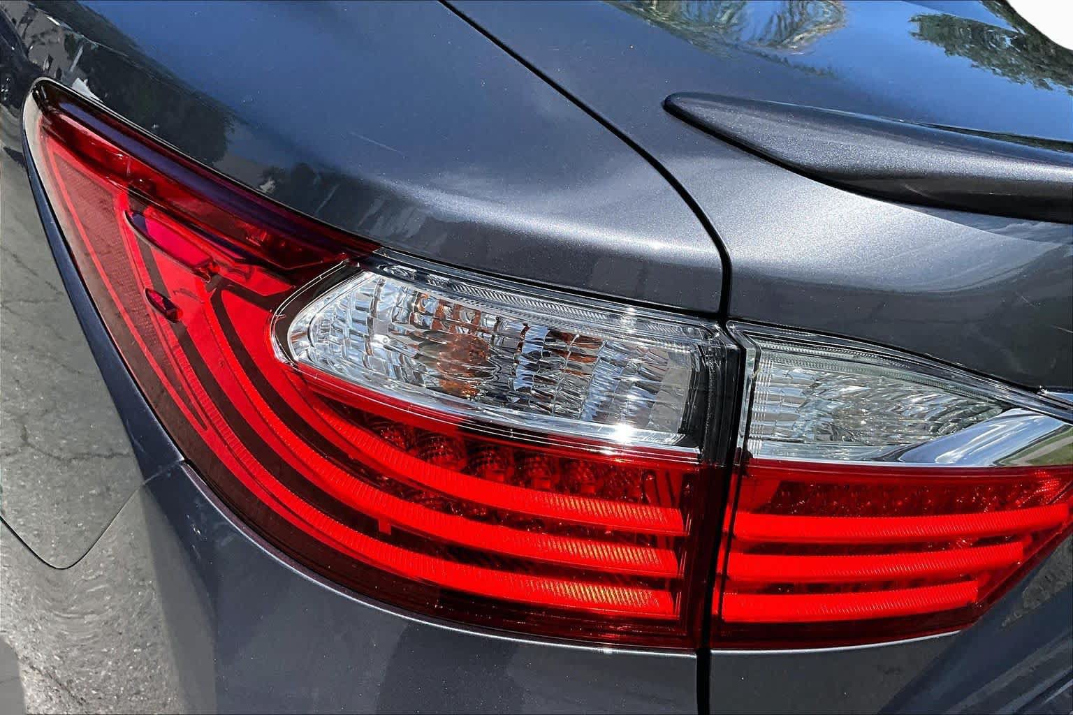 Used 2015 Lexus ES 350 w/ Premium Package FWD image 28