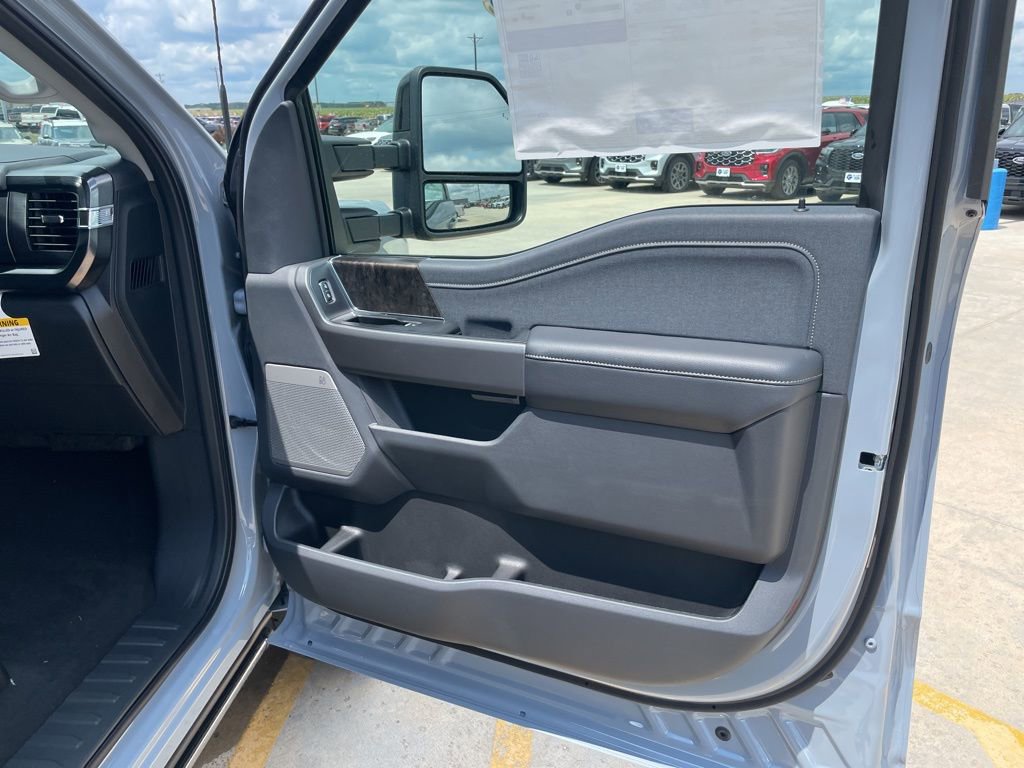 New 2025 Ford F250 Lariat w/ Lariat Ultimate Package image 25