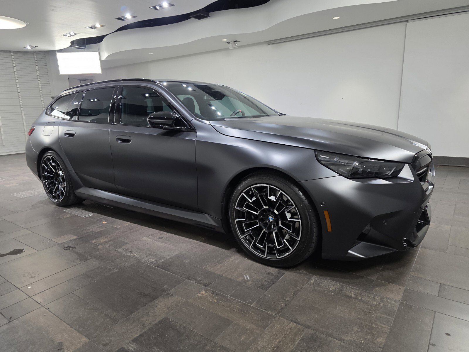 Used 2025 BMW M5 Touring image 30