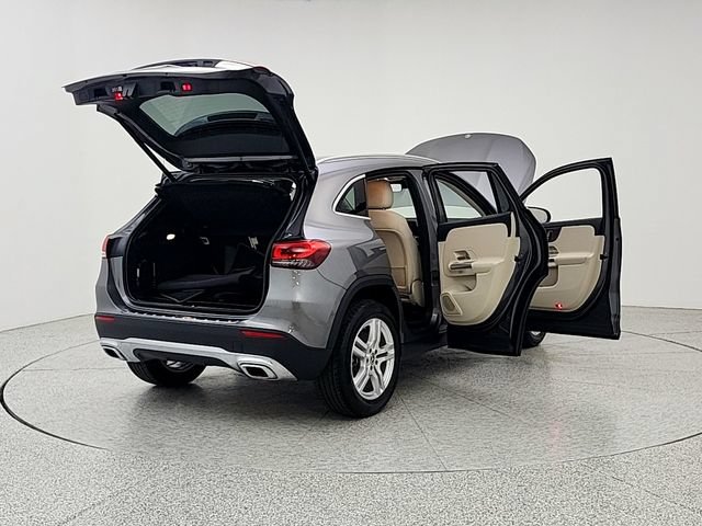 Used 2023 Mercedes-Benz GLA 250 4MATIC image 11