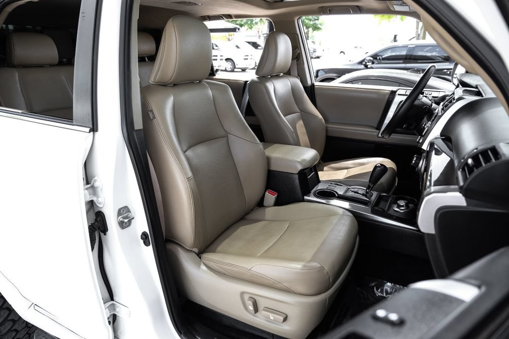 Used 2022 Toyota 4Runner Limited AWD/4WD image 36