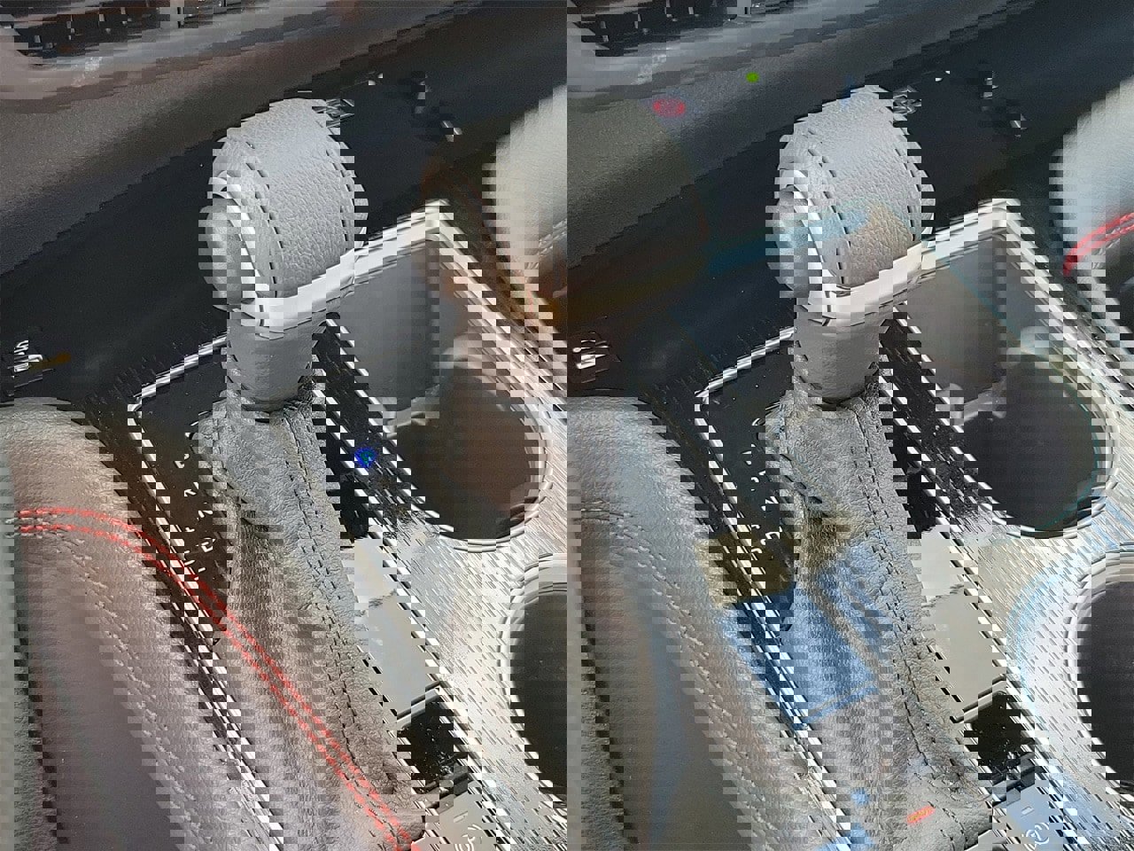 Used 2025 Toyota Sienna XSE w/ XSE Plus Package image 29