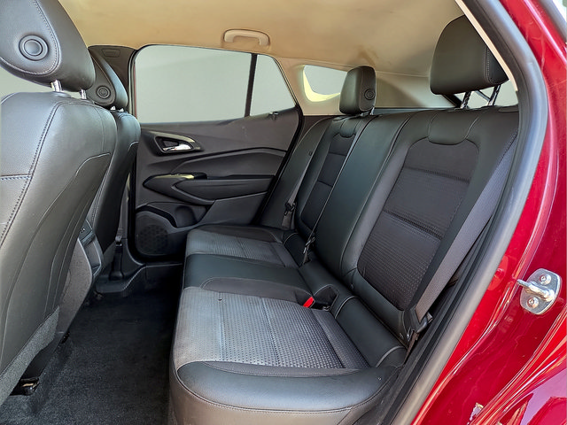 Used 2025 Chevrolet Trax LT w/ Driver Confidence Package FWD image 13