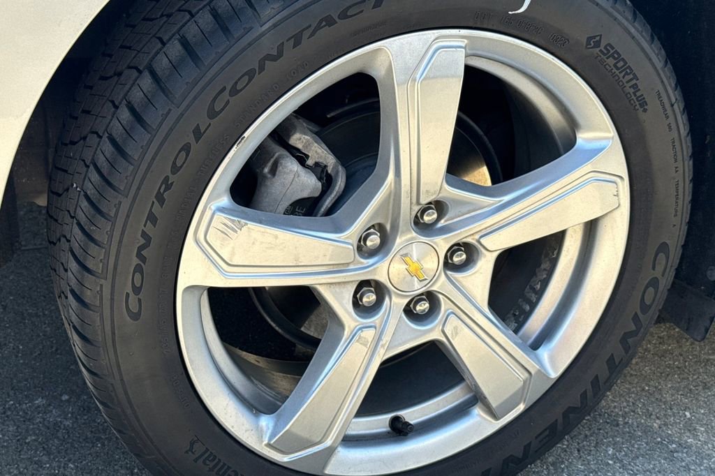 Used 2018 Chevrolet Volt LT FWD image 4