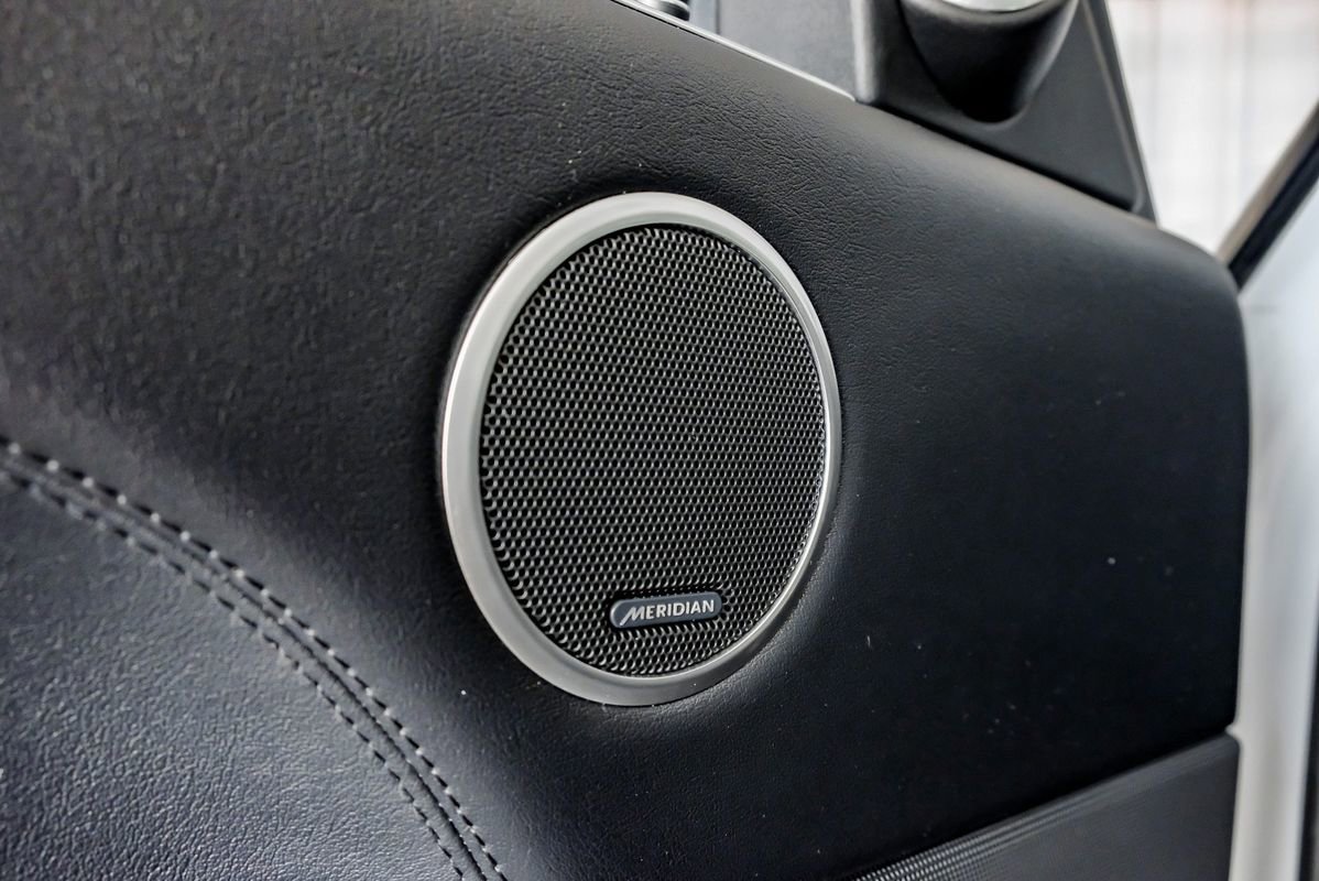 Used 2017 Land Rover Range Rover Supercharged image 45