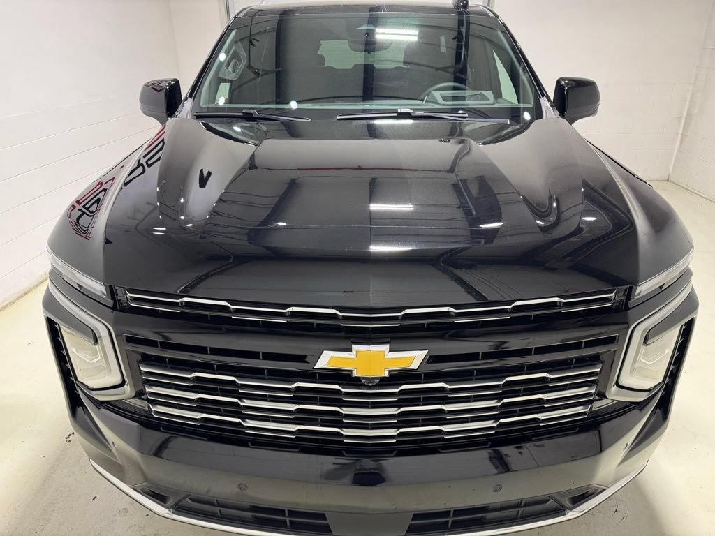 Used 2025 Chevrolet Tahoe High Country AWD/4WD image 12