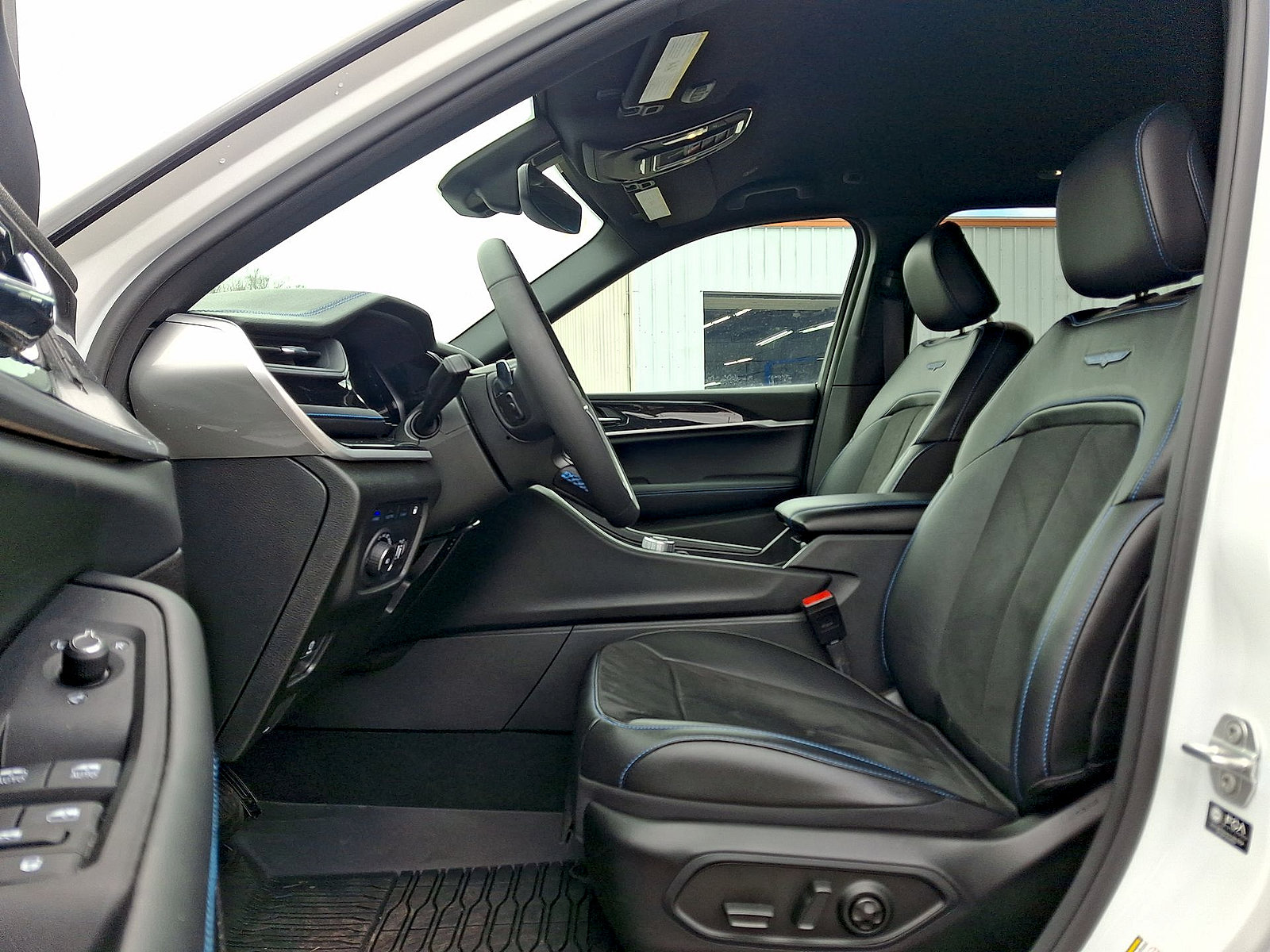 New 2024 Jeep Grand Cherokee Trailhawk AWD/4WD image 14