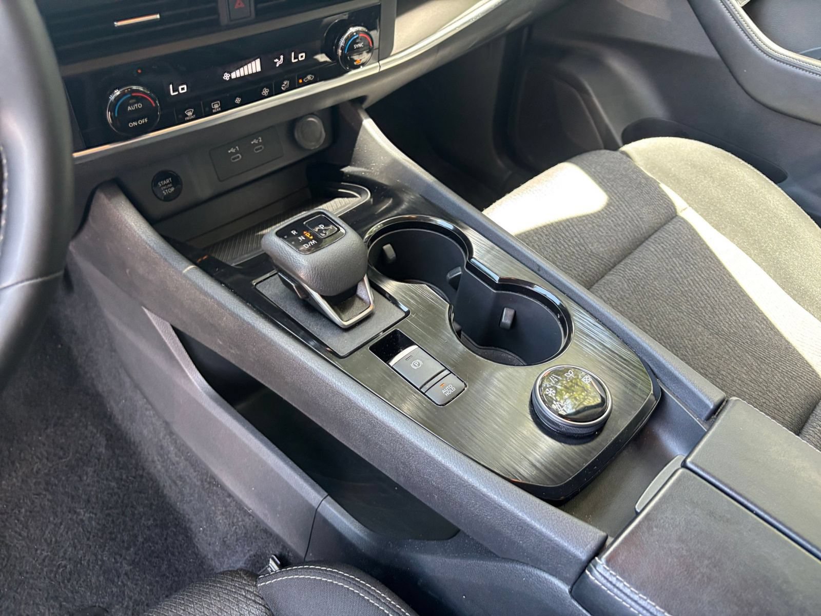Used 2025 Nissan Rogue SV AWD/4WD image 41
