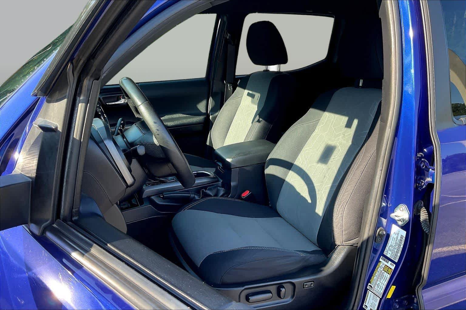 Used 2022 Toyota Tacoma TRD Off-Road w/ Technology Package RWD image 8
