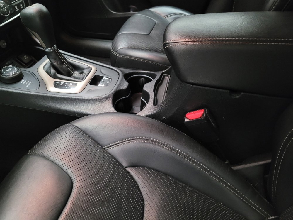 Used 2016 Jeep Cherokee Limited w/ Luxury Group image 26