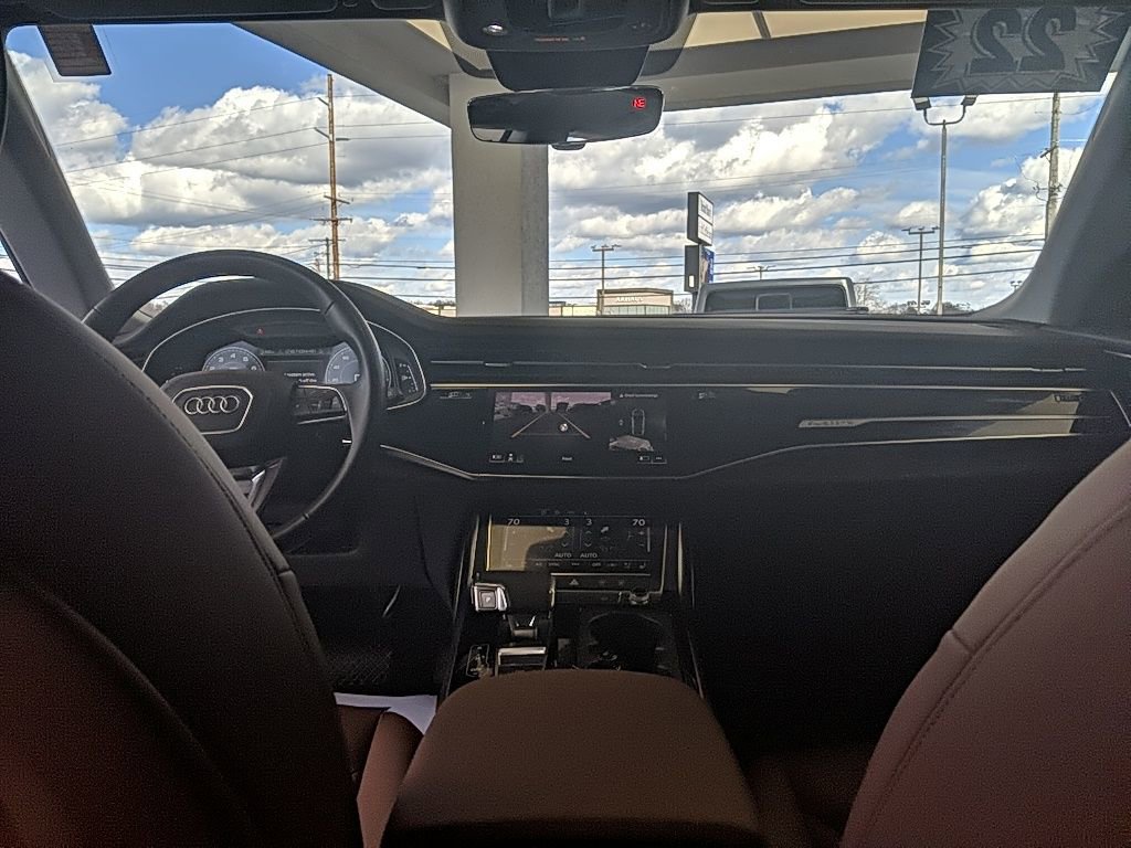 Used 2022 Audi Q8 Premium Plus w/ Premium Plus Package image 15