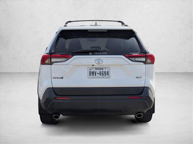 Used 2022 Toyota RAV4 XLE w/ Convenience Package image 6
