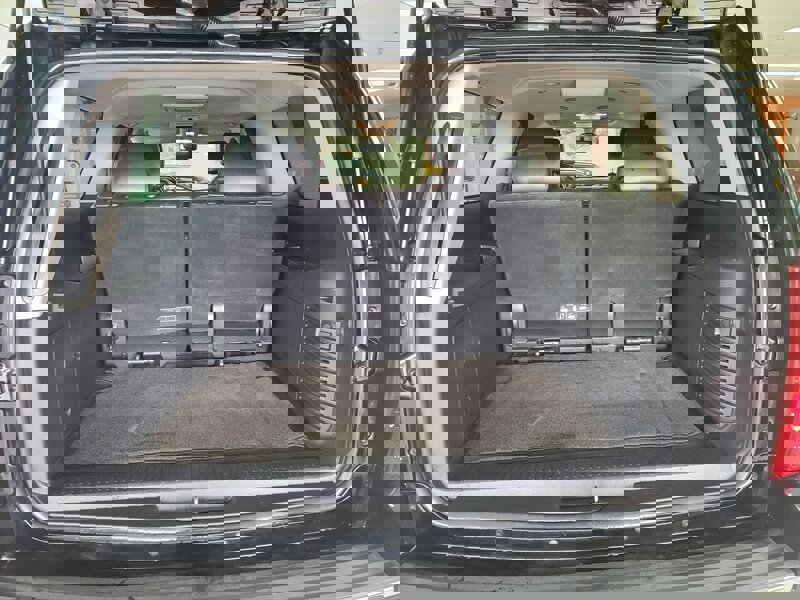 Used 2012 Chevrolet Suburban LTZ image 24