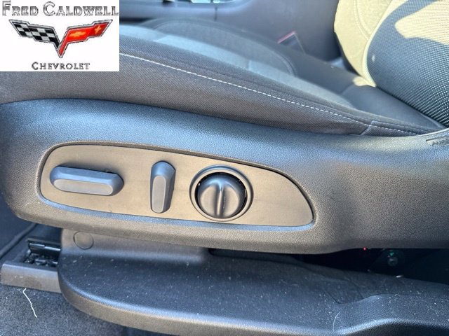 Used 2023 Chevrolet Traverse LT FWD image 6