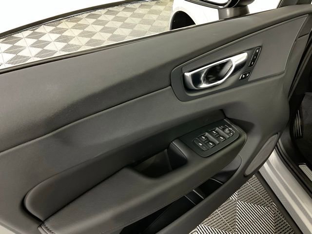 New 2025 Volvo XC60 B5 Core w/ Protection Package Premier image 30