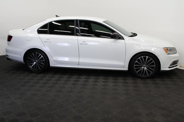 Used 2016 Volkswagen Jetta Sport FWD image 5