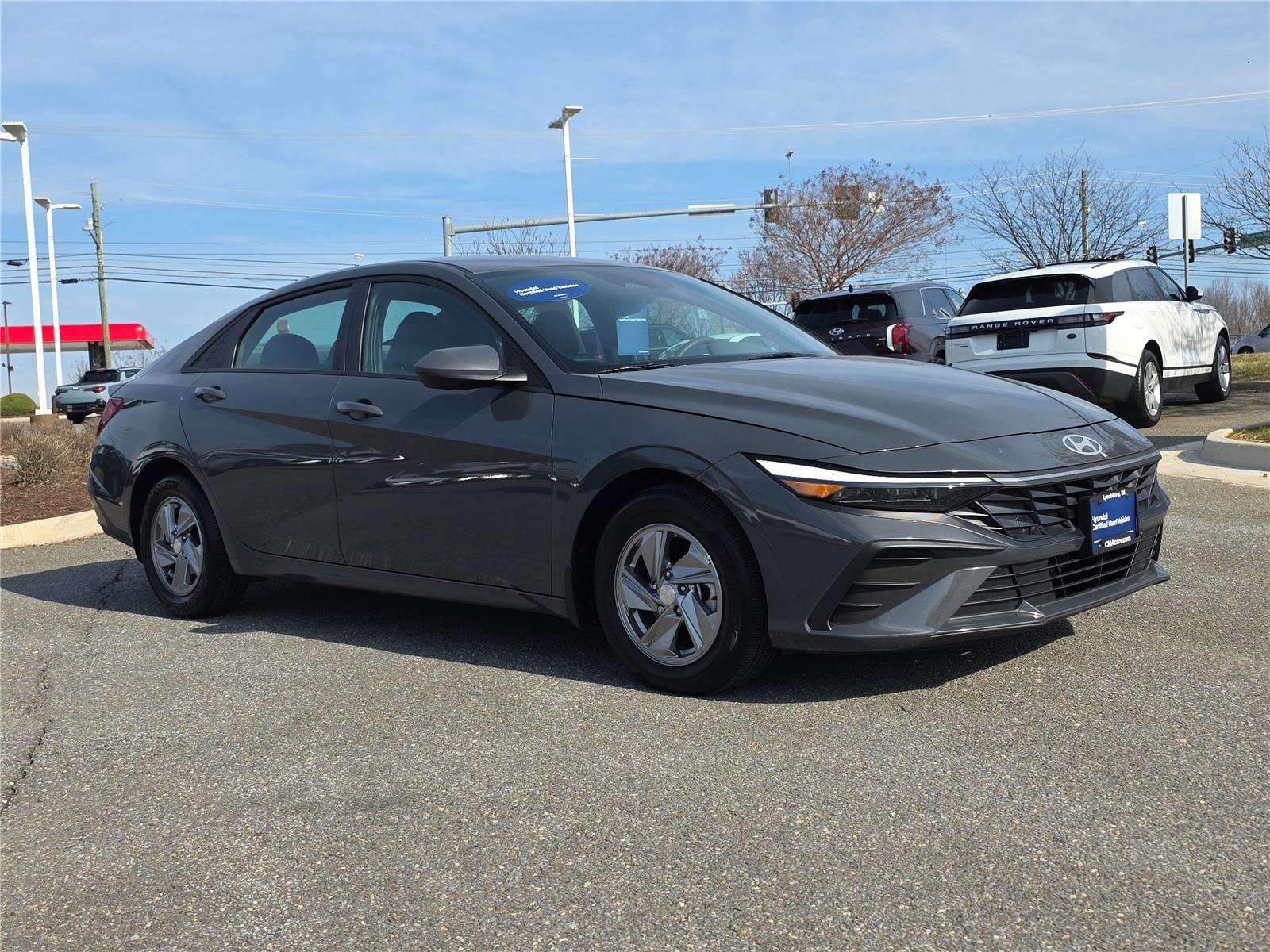 Certified 2024 Hyundai Elantra SE image 2