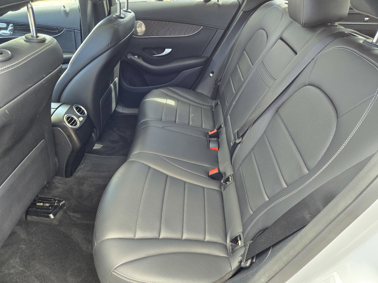 Used 2017 Mercedes-Benz GLC 300 4MATIC image 12