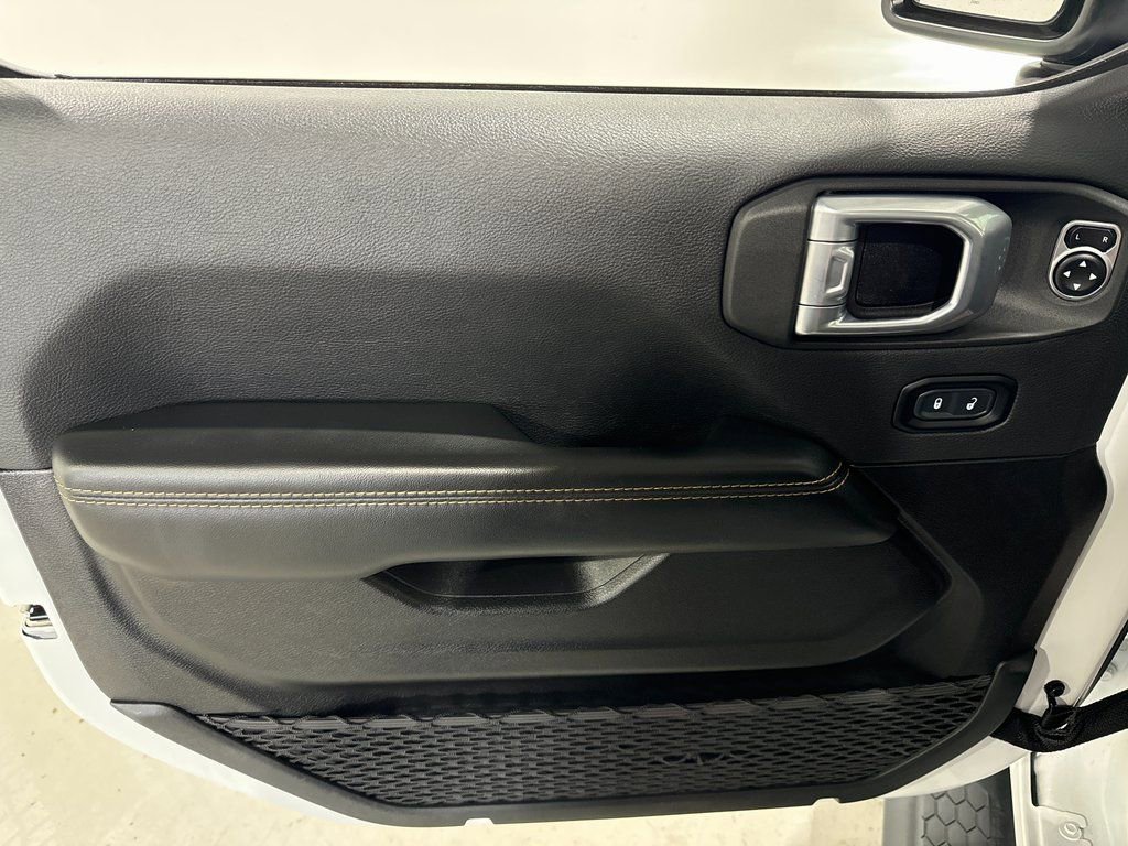 Used 2024 Jeep Wrangler Sahara 4xe image 15