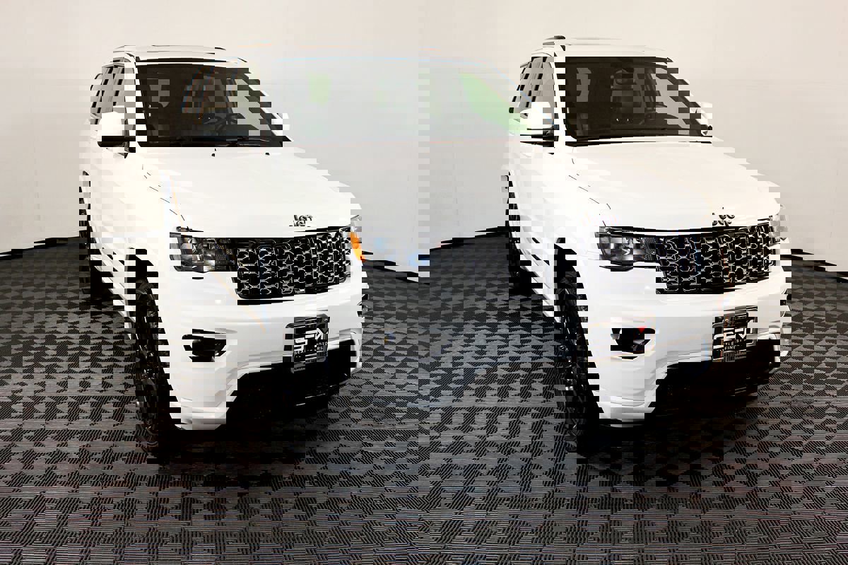 Used 2020 Jeep Grand Cherokee Altitude image 4